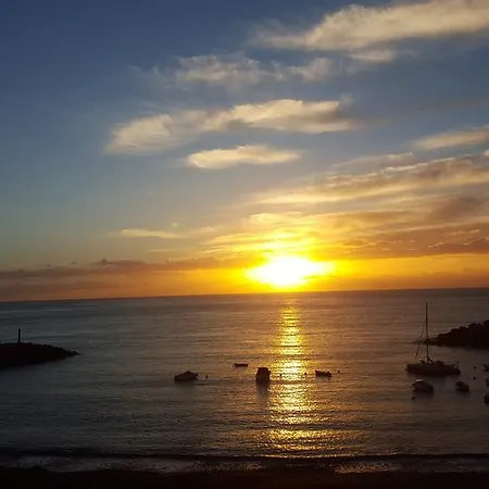 Tapahuga * Playa de Santiago (Isla de la Gomera)